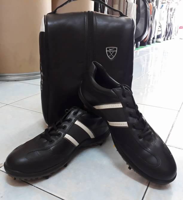 รองเท้า ecco size44 + กระเป๋าใส่รองเท้า NIKE มือสอง  ขาย1,400 บา