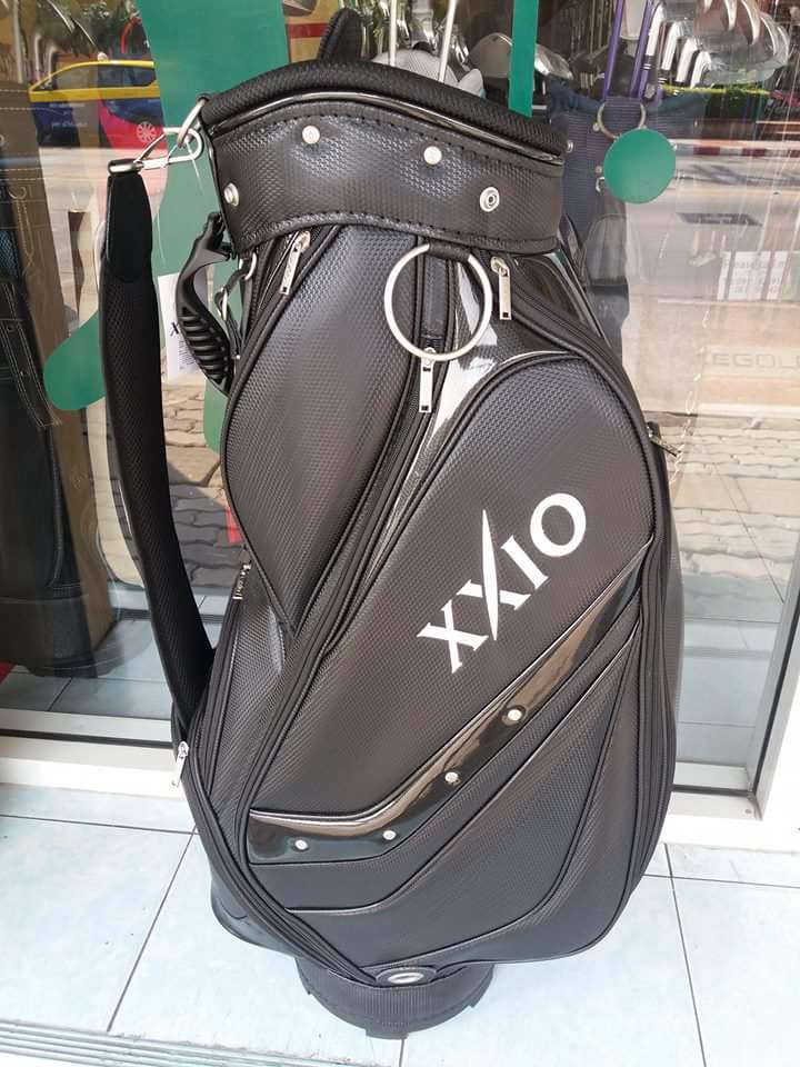 ถุงกอล์ฟ XXIO ขนาด 9นิ้ว วัสดุ หนัง PU ของใหม่ ปกติ 7,500 บาท ขา