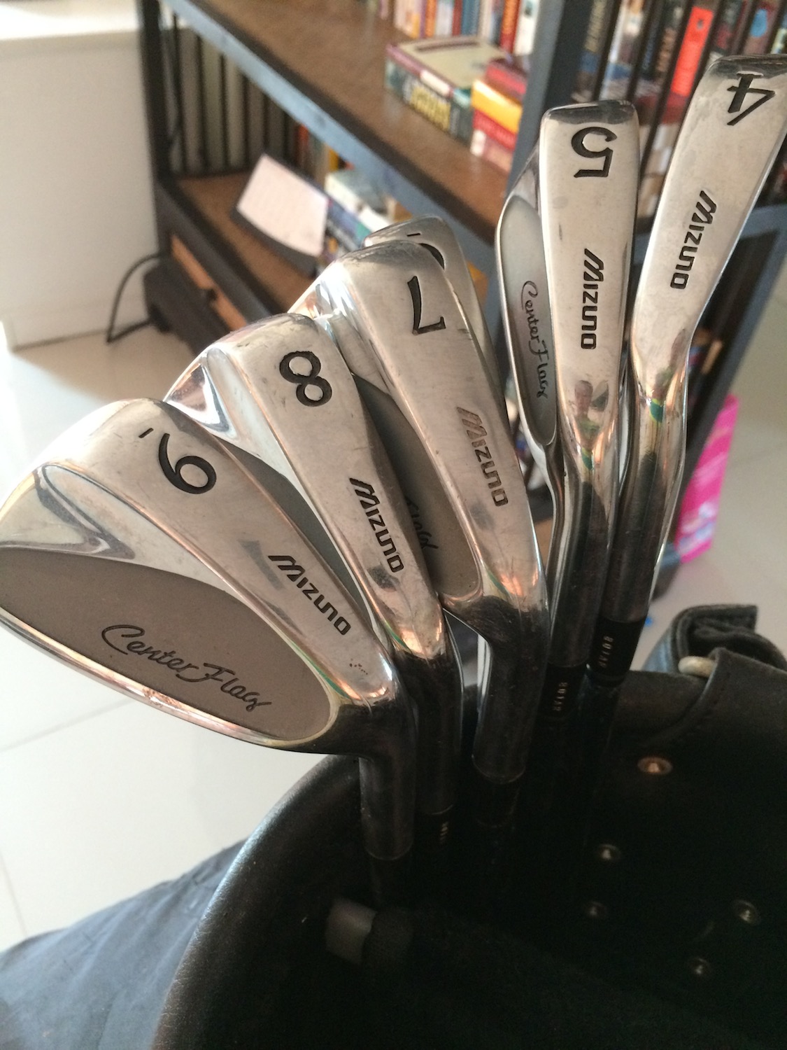 ขายชุดเหล็ก ,ไดรเวอร์ พัทเตอร์ Mizuno พร้อมถุงกอล์ฟ สภาพดี ราคาถ