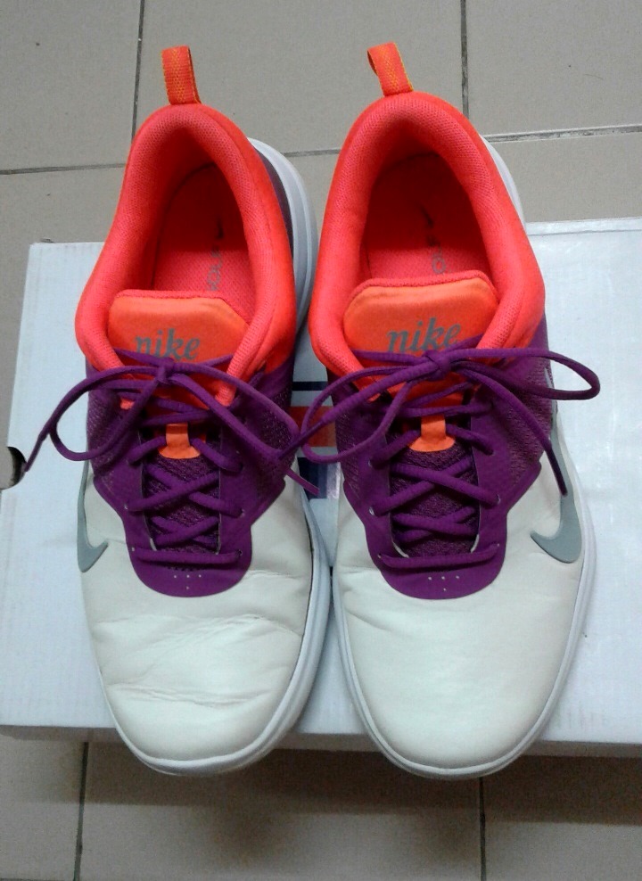 ขายรองเท้ากอล์ฟ Nikeมือสอง สภาพ 90 ขาย 770 บาท