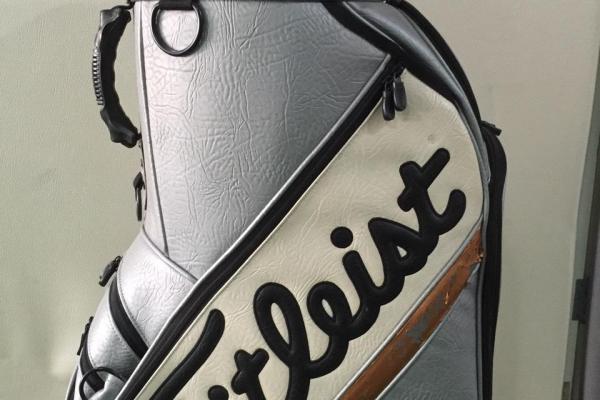 Titleist Limited Edition World Golf Bag Stool