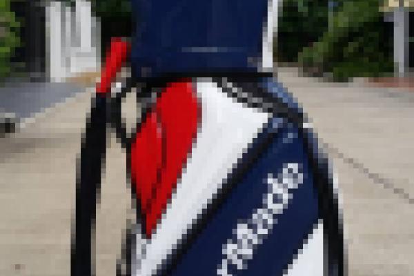ถุงกอล์ฟ ของใหม่ Tour Taylormade ขนาด 10นิ้ว ราคาเบาๆ 3,500.- 