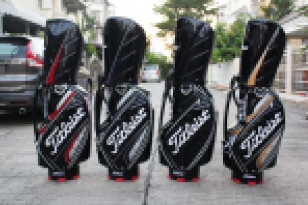 ถุงกอล์ฟ Titleist Tour มาใหม่ สวยเลอค่ามากกก