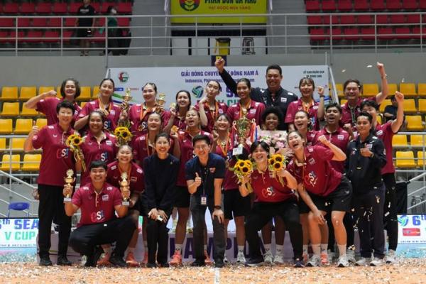 ชาวเวียดนามช็อก! แฟนลูกยางเวียดนามเสียงแตกหลังพ่ายไทย 3-0 เซต ศึ