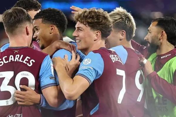 เวสต์แฮม ถล่ม วูล์ฟส์ 4-2 คว้าชัยนัดแรกศึกแชมเปี้ยนชิพ
