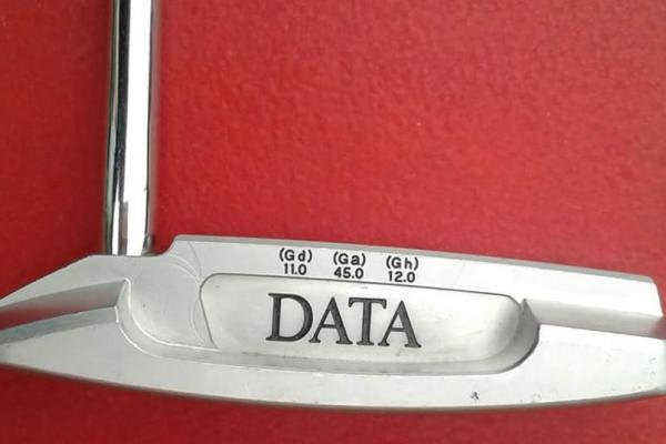Putter PRGR  มือสอง สภาพสวยมาก ไม่มี Cover ขายเพียง 2,800  บาท