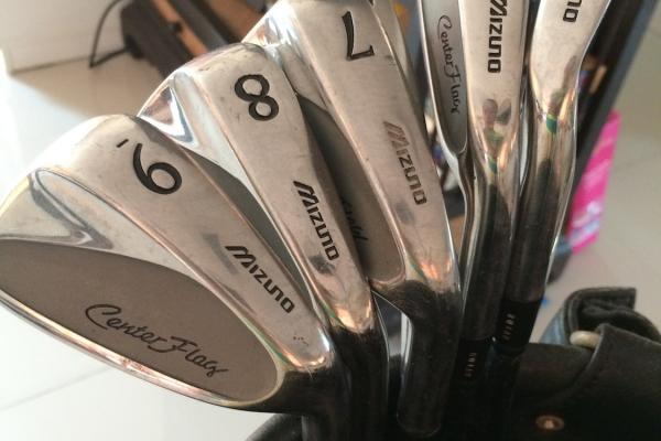 ขายชุดเหล็ก ,ไดรเวอร์ พัทเตอร์ Mizuno พร้อมถุงกอล์ฟ สภาพดี ราคาถ