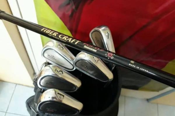 ชุดเหล็กTOUR STAGE+ถุงกอล์ฟ HONMA มือสอง ขายเหมา 4,500 บาท