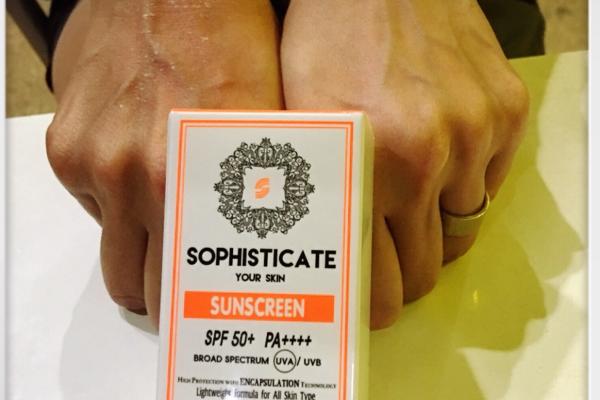 ครีมกันเเดด กันน้ำSPF50 PA++++ (สินค้าปลอดภาษีบนเครื่อง)ขายดีที่