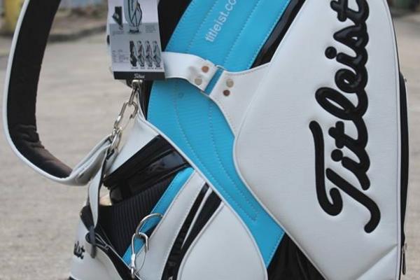 TITLEIST GOLFBAG 9 นิ้ว ของใหม่ หลายสี เลือกซื้อออนไลน์หายห่วงง
