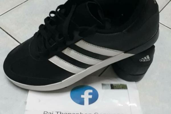 รองเท้า Adidas ของใหม่ Size9ครึ่งUK  (10US) ขายเพียง 2,200 บาท